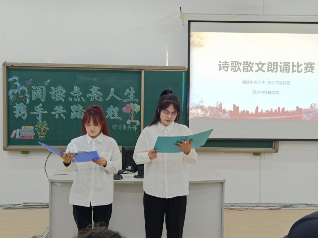 F4CF
